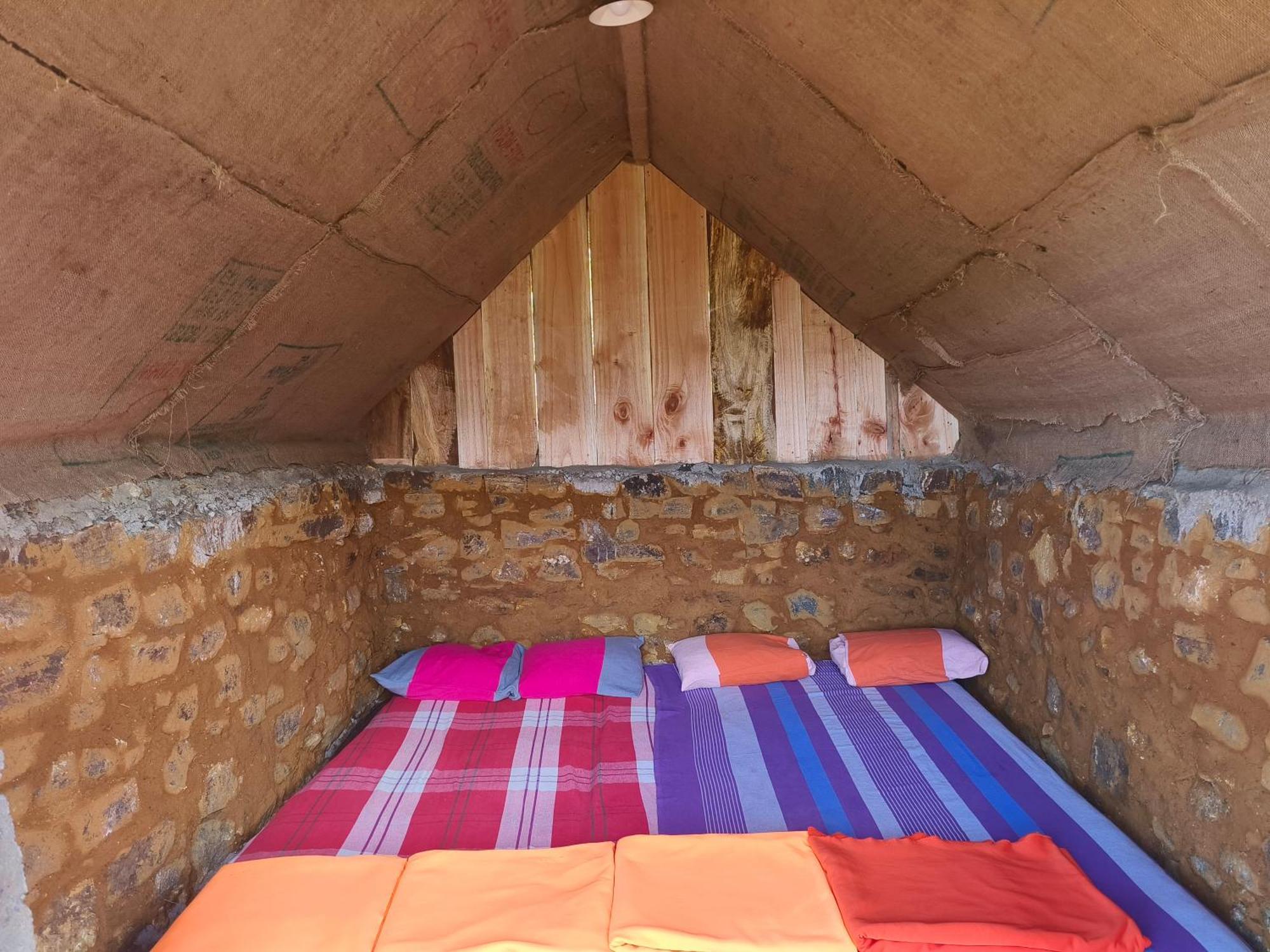Eco Lodge Haputale-Camping Sri Lanka Bilik gambar